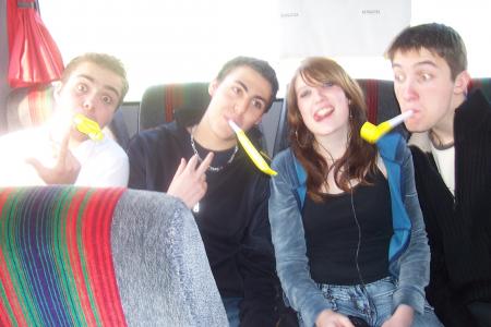 AVRIL 2007 - délire dans le bus à Beber!