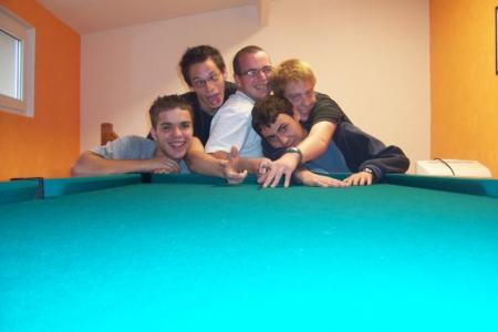 SEPT. 2006 - soirée chez Jordan - face à la table de billard