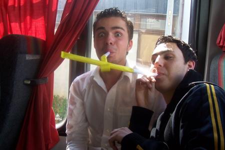 AVRIL 2007 - délire dans le bus à Beber!